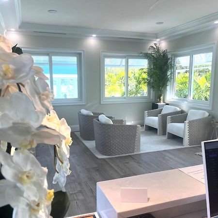 Dolphin Cove (Adults Only) Villa Freeport Bagian luar foto