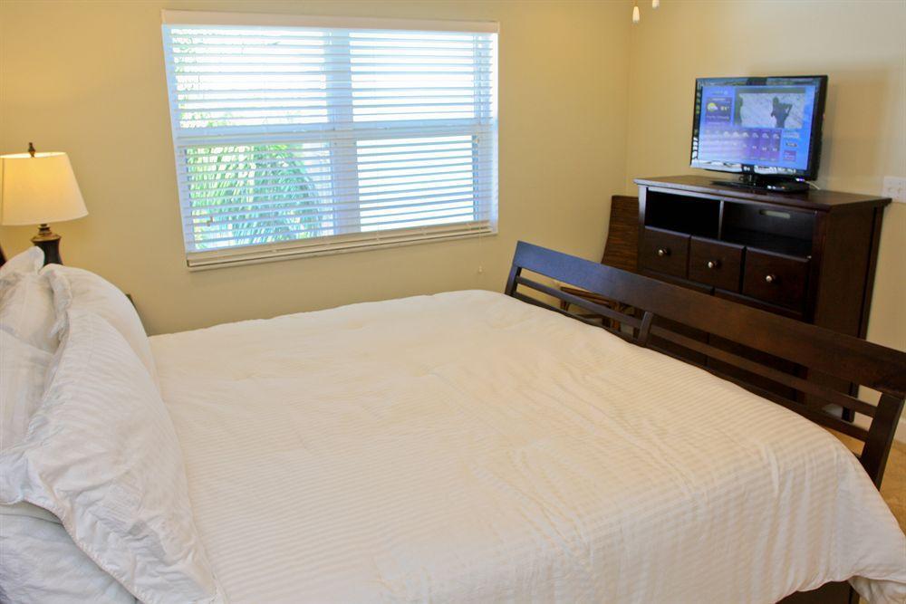 Dolphin Cove (Adults Only) Villa Freeport Bagian luar foto