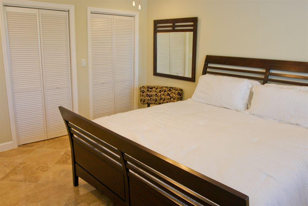 Dolphin Cove (Adults Only) Villa Freeport Bagian luar foto